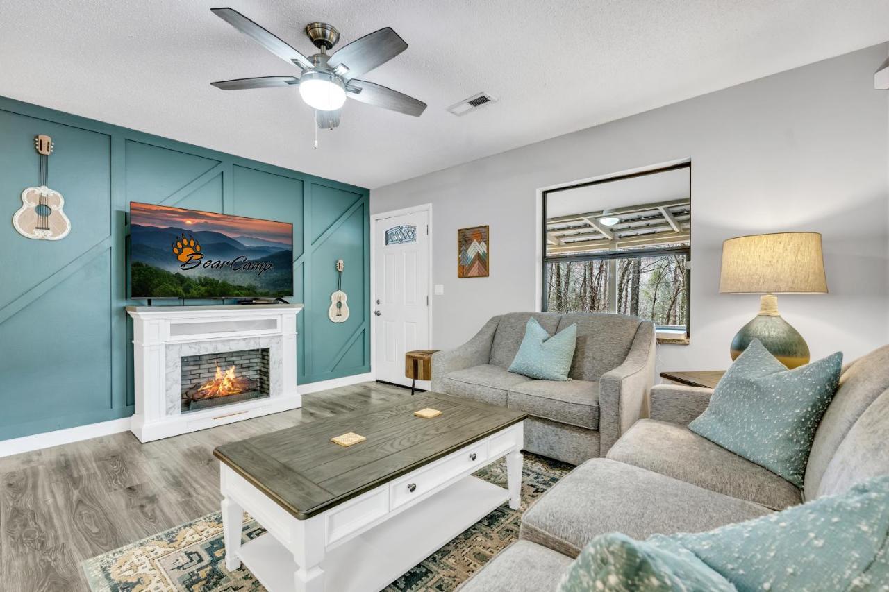 The Cozy Cove, Hot Tub, Wifi, 1089 Free Tickets Each Paid Day, Dollywood And More Sevierville Exterior foto