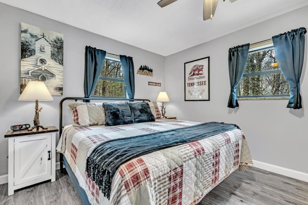 The Cozy Cove, Hot Tub, Wifi, 1089 Free Tickets Each Paid Day, Dollywood And More Sevierville Exterior foto