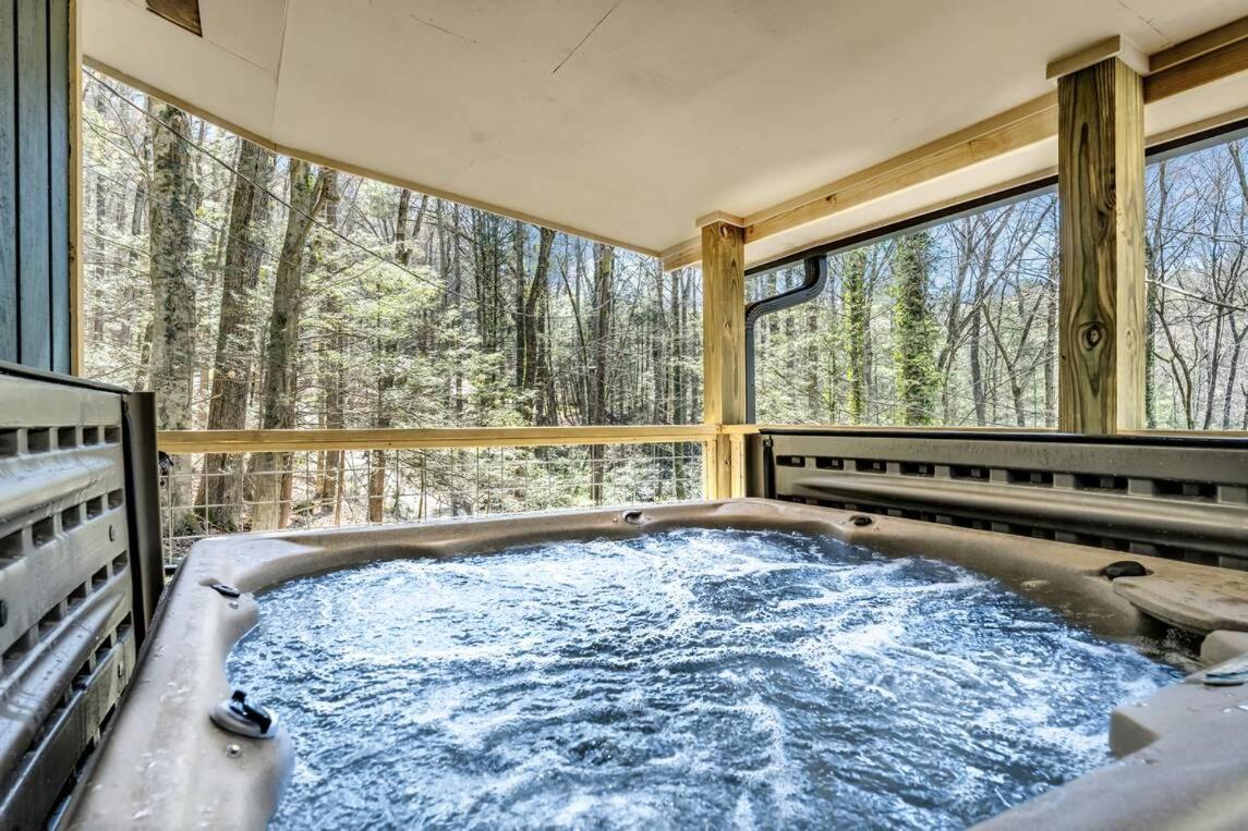 The Cozy Cove, Hot Tub, Wifi, 1089 Free Tickets Each Paid Day, Dollywood And More Sevierville Exterior foto